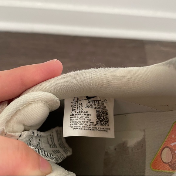 nike af1 ‘07 LX in coconut - Picture 9 of 10